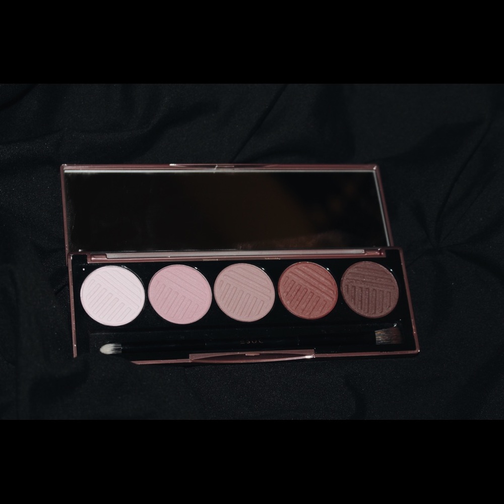 DOSE eyeshadow palette
